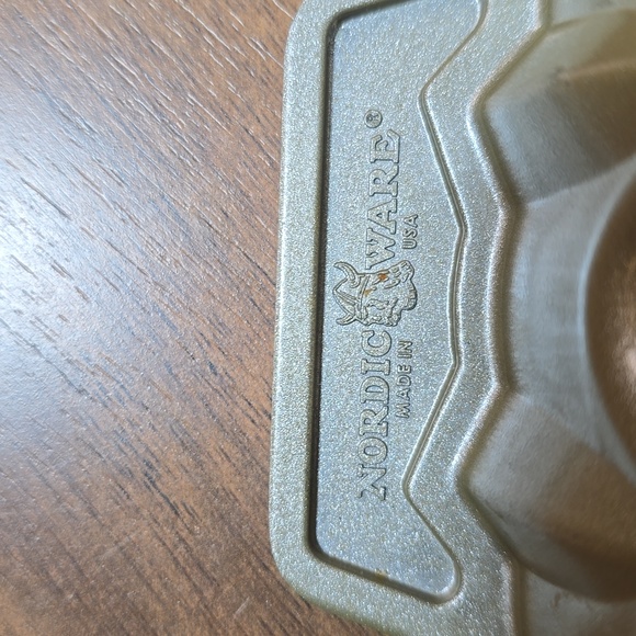 Nordicware Elegant Pumpkin Loaf Pan - Picture 2 of 8